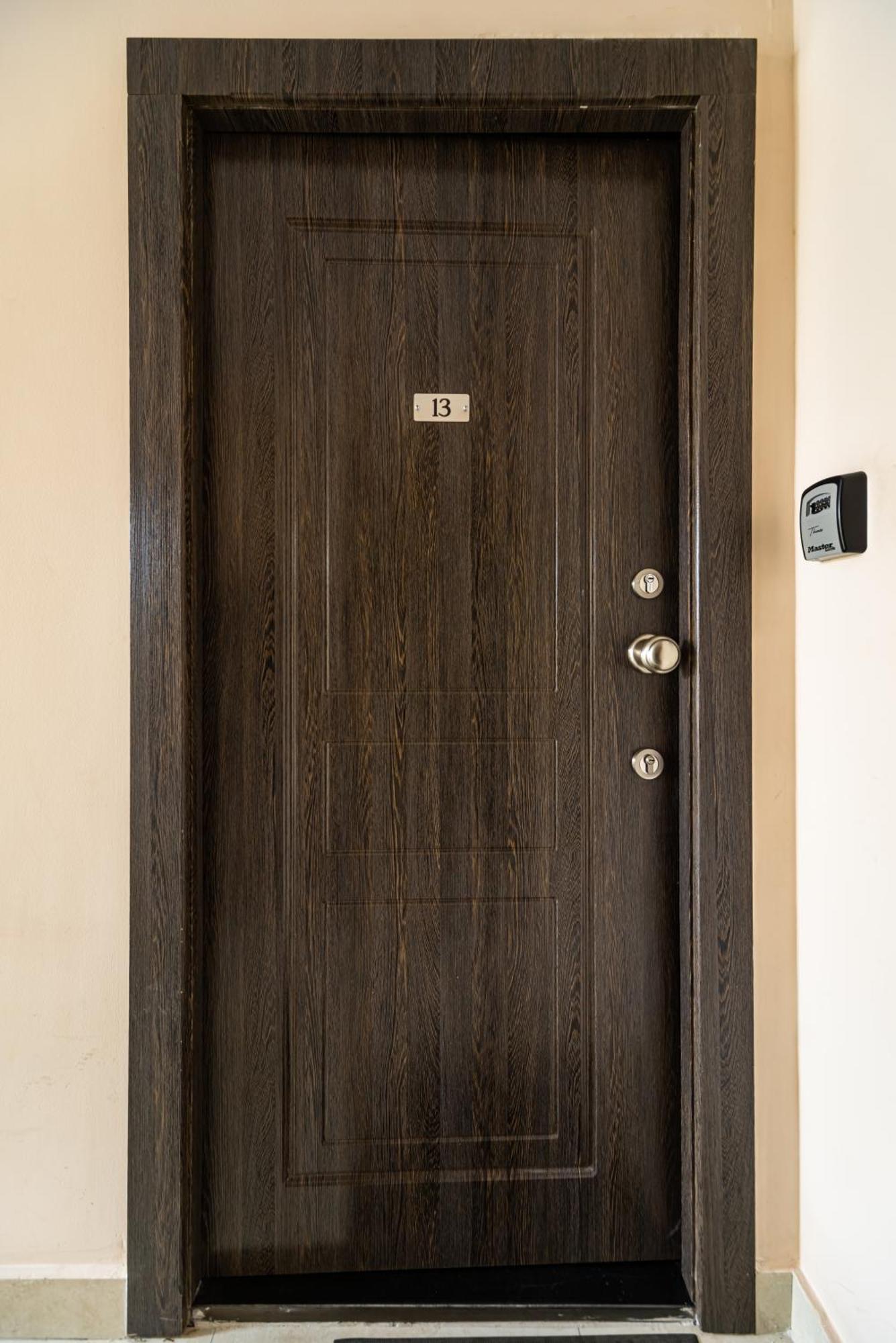 Thames Apartment By Downtown Inn, City Center Yerevan Exterior photo